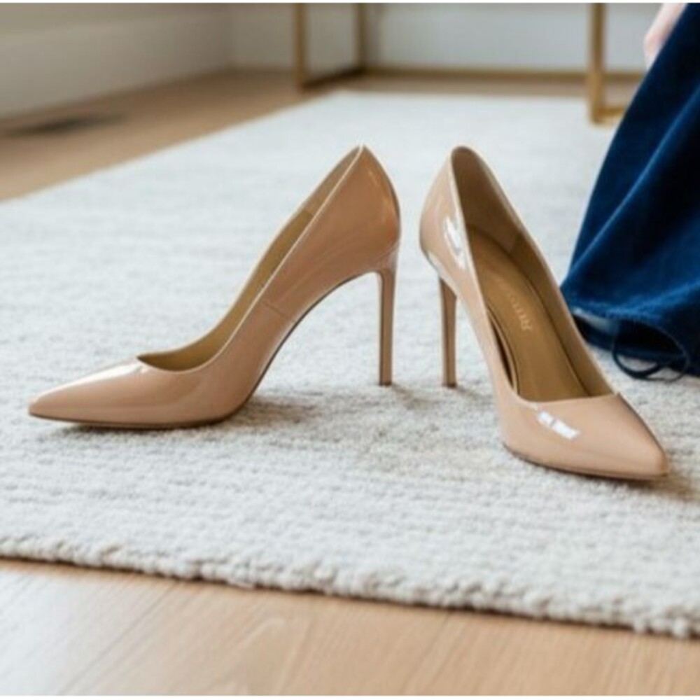 DESIGNER STUART WEITZMAN NUDE PATENT LEATHER POINTED TOE HIGH HEEL PUMPS 8.5M